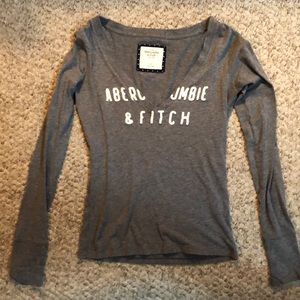 Abercrombie & Fitch gray long sleeve top